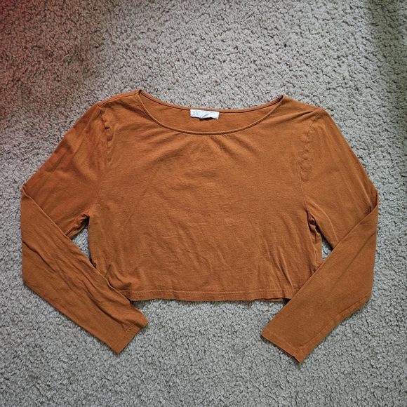 Forever21 Cropped Tee - Picture 3 of 6